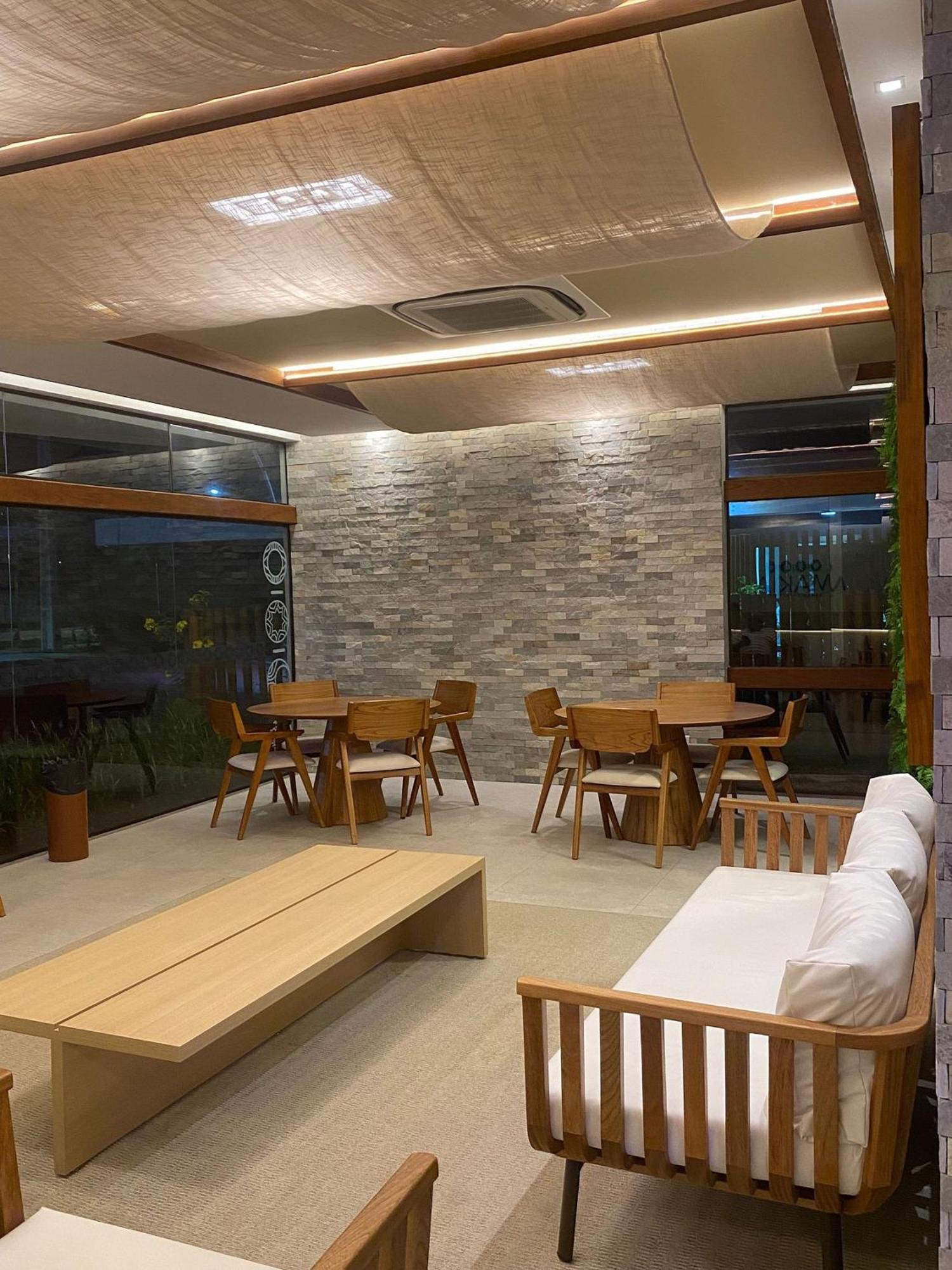 Makia Experience By